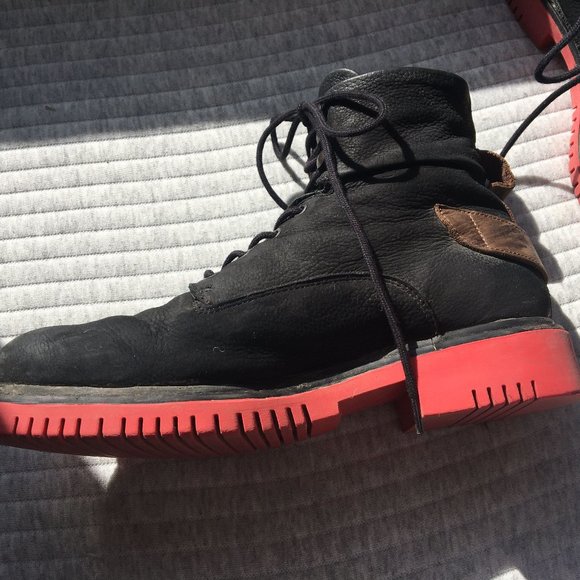 Brusque leather combat boot with pink rubber sole - Picture 3 of 6